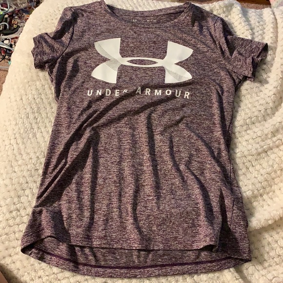 Under Armour Tops - Women’s short sleeve under armour top